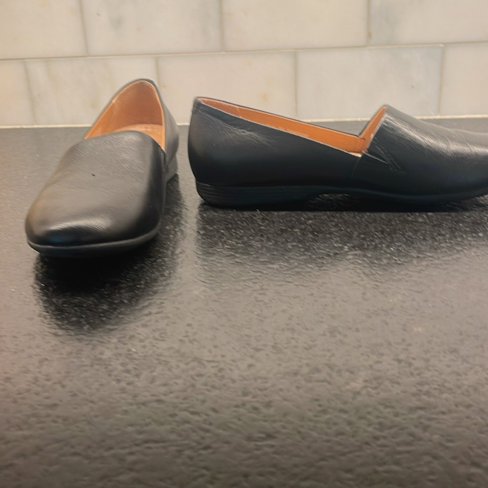 Dansko Larisa Black Leather Women's Loafer